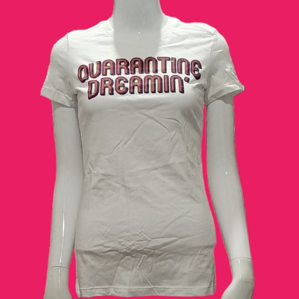 NWOT "QUARANTINE DREAMIN" Graphic T-Shirt Size SMALL